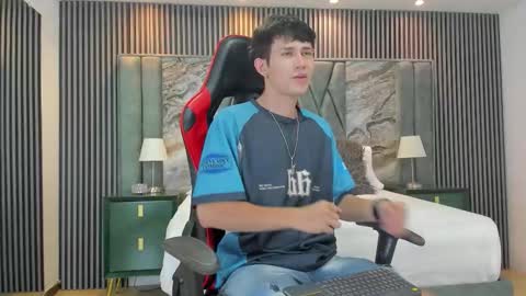 Michael online show from October 3, 7:44 pm