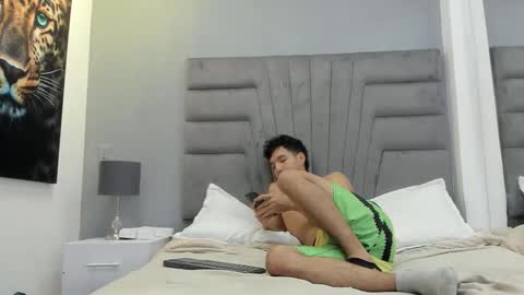 Snapshot of michael__ross chatting on January 15, 11:15 am Michael Ross online show from January 15, 11:15 am