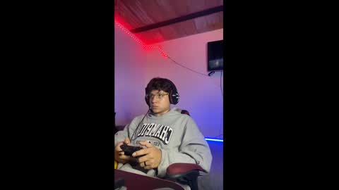 Snapshot of michael_kendall0 chatting on February 3, 10:54 pm michael independent model  online show from February 3, 10:54 pm