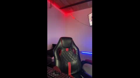 Snapshot of michael_kendall0 chatting on February 23, 9:59 pm michael independent model  online show from February 23, 9:59 pm