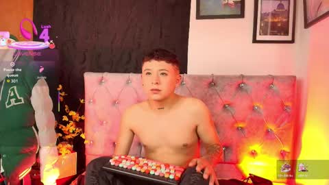 michael_lopez_1 online show from December 19, 1:18 pm