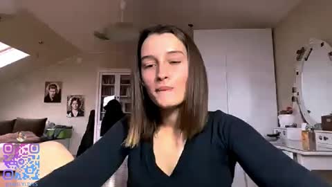 Emily online show from October 27, 1:15 pm