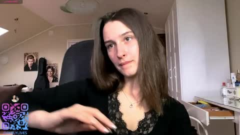 Snapshot of michael_pors chatting on April 19, 2:27 pm Emily online show from April 19, 2:27 pm