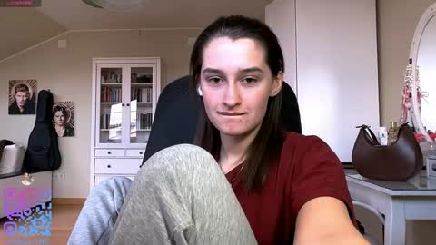 Snapshot of michael_pors chatting on April 20, 2:20 pm Emily online show from April 20, 2:20 pm