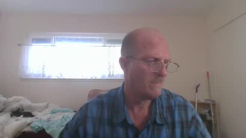Snapshot of michaelbently chatting on December 24, 10:39 pm michaelbently online show from December 24, 10:39 pm