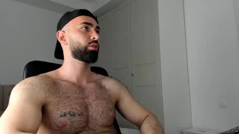 Snapshot of michaelevansx chatting on March 31, 9:26 pm MichaelEvansx online show from March 31, 9:26 pm