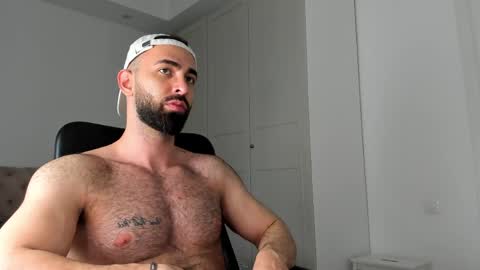Snapshot of michaelevansx chatting on April 2, 9:56 pm MichaelEvansx online show from April 2, 9:56 pm
