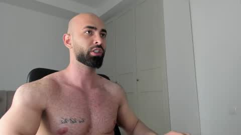 Snapshot of michaelevansx chatting on April 17, 9:18 pm MichaelEvansx online show from April 17, 9:18 pm