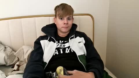 Snapshot of michaeltwinkboy chatting on March 29, 5:24 pm michaeltwinkboy online show from March 29, 5:24 pm