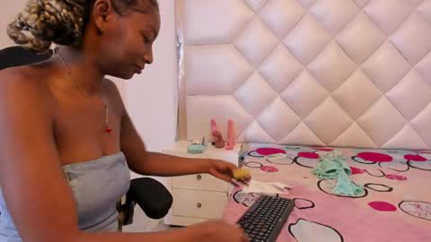 michelleblair1 online show from April 15, 12:56 pm