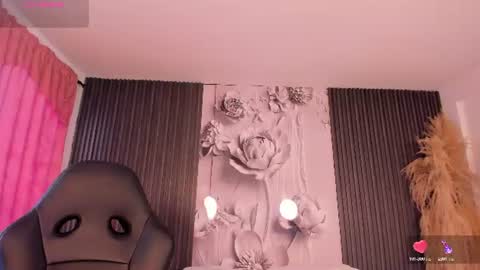 michellepreston_ online show from June 21, 12:08 pm