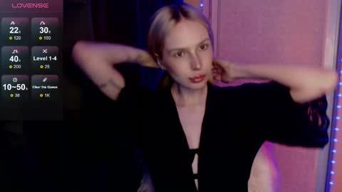 Snapshot of michellevelour chatting on May 11, 5:54 pm Michelle online show from May 11, 5:54 pm
