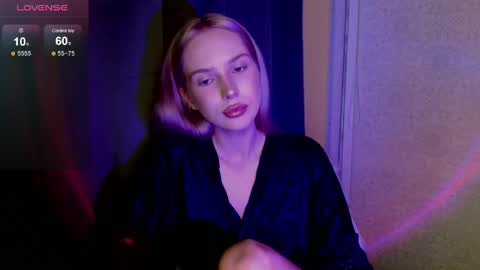 Snapshot of michellevelour chatting on May 20, 5:30 pm Michelle online show from May 20, 5:30 pm