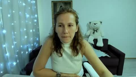 Snapshot of michellewoitsik chatting on May 2, 12:21 pm Michelle online show from May 2, 12:21 pm