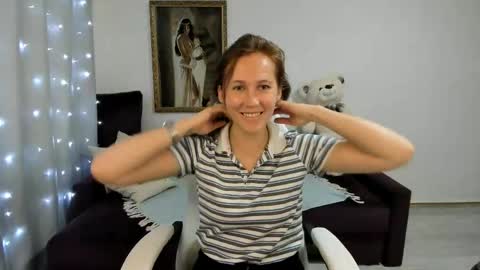Snapshot of michellewoitsik chatting on May 7, 5:02 am Michelle online show from May 7, 5:02 am