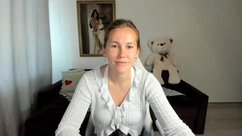 Snapshot of michellewoitsik chatting on May 20, 5:13 am Michelle online show from May 20, 5:13 am
