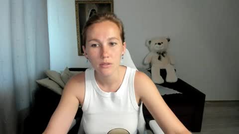 Snapshot of michellewoitsik chatting on May 23, 4:50 am Michelle online show from May 23, 4:50 am