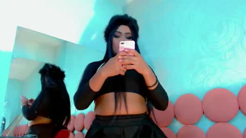 Snapshot of michellsexxy01 chatting on December 2, 5:15 am Michell online show from December 2, 5:15 am