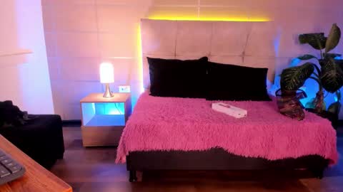 michonne_09 online show from December 21, 12:51 am