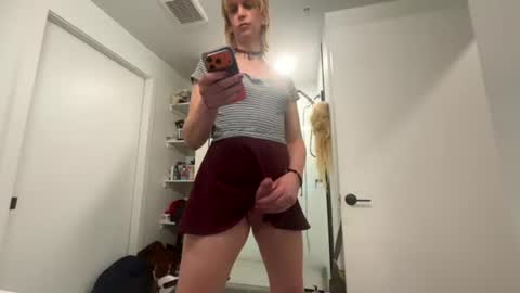 mickisofine online show from July 20, 2:37 am