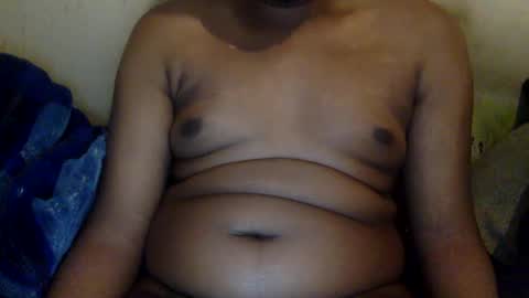 Snapshot of mickkzzx chatting on January 7, 2:31 am mickkzzx online show from January 7, 2:31 am