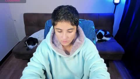 Blue online show from January 23, 3:05 am