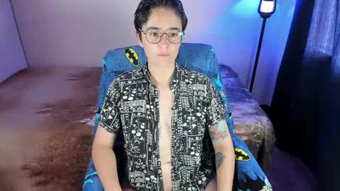 Blue online show from November 17, 3:29 pm