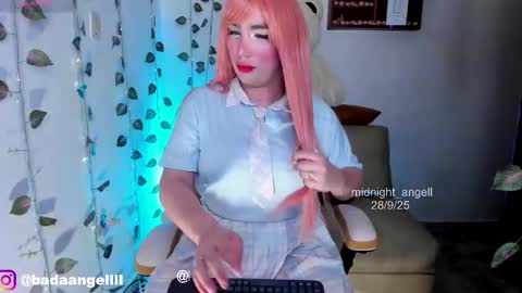 Snapshot of midnight_angell chatting on September 29, 12:27 am online show from September 29, 12:27 am