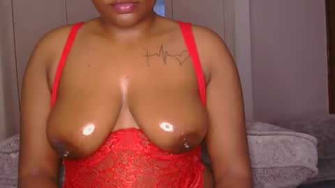 Snapshot of midnight_goddess chatting on May 7, 3:17 pm Kelly online show from May 7, 3:17 pm