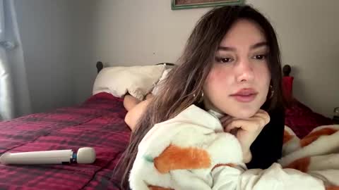 SexyLatinaCouple online show from March 27, 5:34 pm