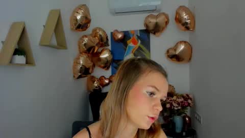 midnighteaura online show from February 12, 11:16 am