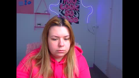 Snapshot of midnightmariana chatting on January 19, 6:17 am Mariana online show from January 19, 6:17 am