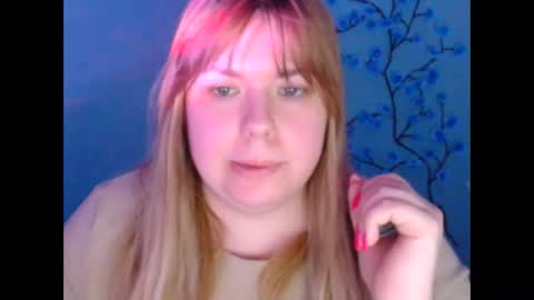 Snapshot of midnightmariana chatting on February 15, 7:51 am Mariana online show from February 15, 7:51 am