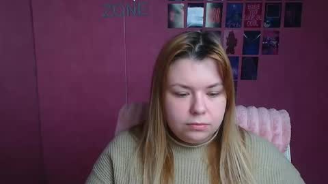 Snapshot of midnightmariana chatting on February 26, 6:12 am Mariana online show from February 26, 6:12 am