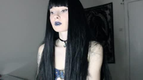 Snapshot of midnightsiren chatting on March 1, 9:39 pm midnightsiren online show from March 1, 9:39 pm