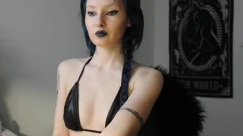 Snapshot of midnightsiren chatting on April 23, 8:11 pm midnightsiren online show from April 23, 8:11 pm