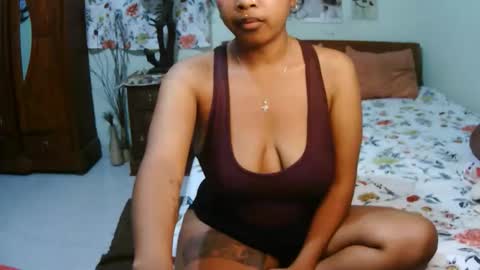 miel_07 online show from May 30, 11:40 am