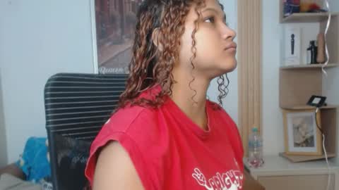 Snapshot of miel_alisha chatting on June 7, 12:53 pm miel online show from June 7, 12:53 pm
