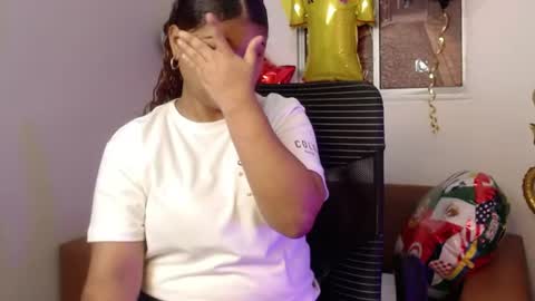 Snapshot of miel_alisha chatting on June 18, 12:20 pm miel online show from June 18, 12:20 pm