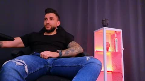 MightyAaron online show from February 5, 5:31 pm
