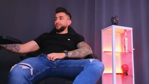 MightyAaron online show from February 15, 1:49 pm