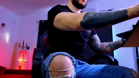 MightyAaron online show from March 25, 5:02 am