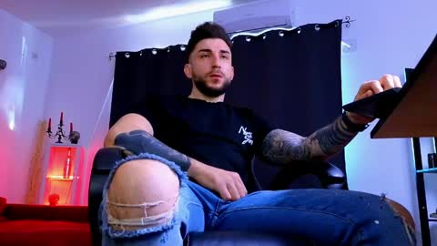 MightyAaron online show from April 8, 5:18 am