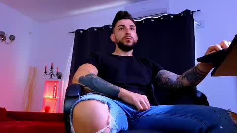 MightyAaron online show from June 21, 3:31 am
