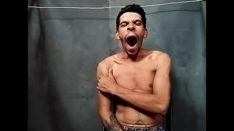 Snapshot of miguel_angelxxx chatting on February 2, 5:44 pm miguel online show from February 2, 5:44 pm