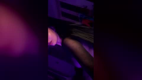 Snapshot of mihadttraf chatting on March 8, 7:39 pm Midah online show from March 8, 7:39 pm