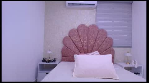 Mia  online show from November 10, 12:04 pm