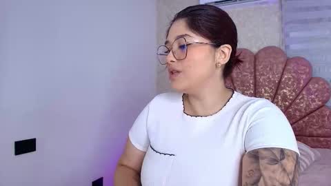 Mia  online show from January 10, 11:56 am