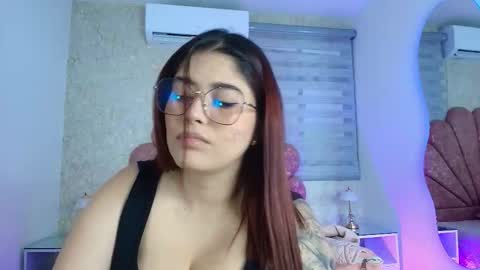 Mia  online show from January 15, 11:59 am