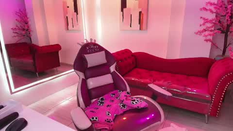 Miia  online show from April 25, 1:41 pm